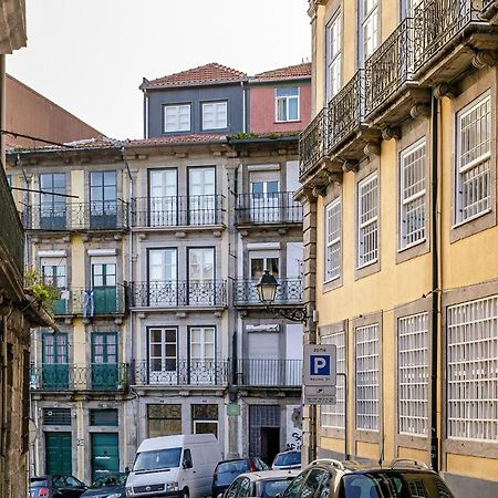 Door 65 - Historical Center Apartments ポルト エクステリア 写真