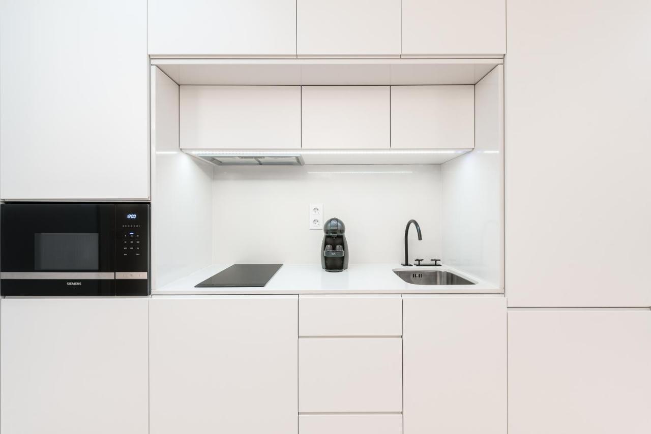 Door 65 - Historical Center Apartments ポルト エクステリア 写真