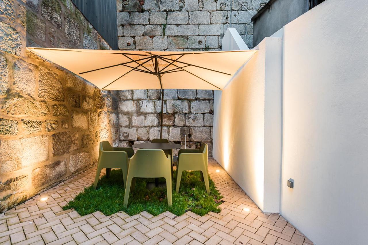 Door 65 - Historical Center Apartments ポルト エクステリア 写真