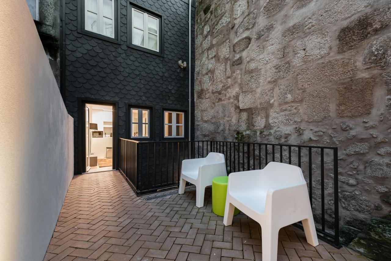 Door 65 - Historical Center Apartments ポルト エクステリア 写真