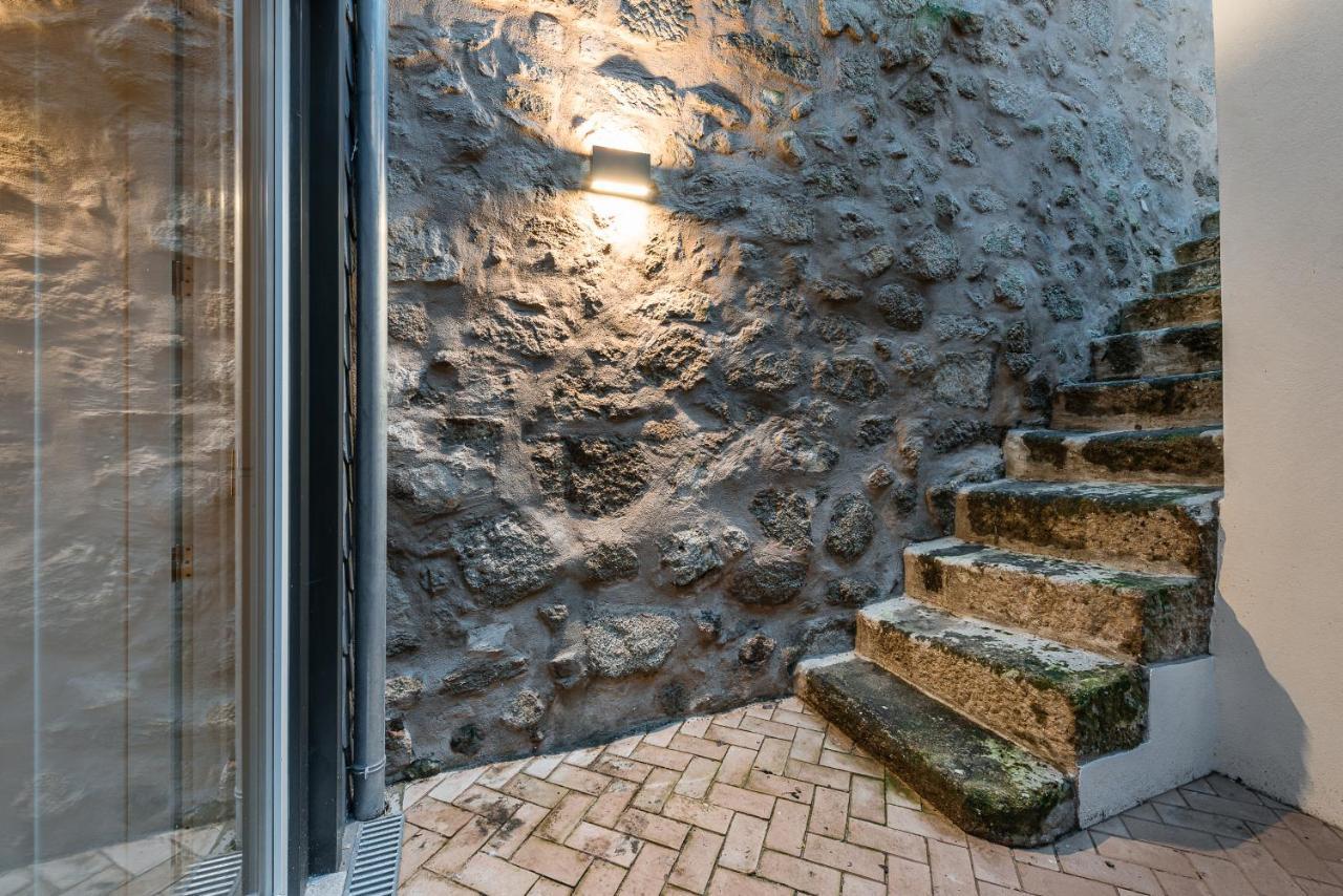 Door 65 - Historical Center Apartments ポルト エクステリア 写真