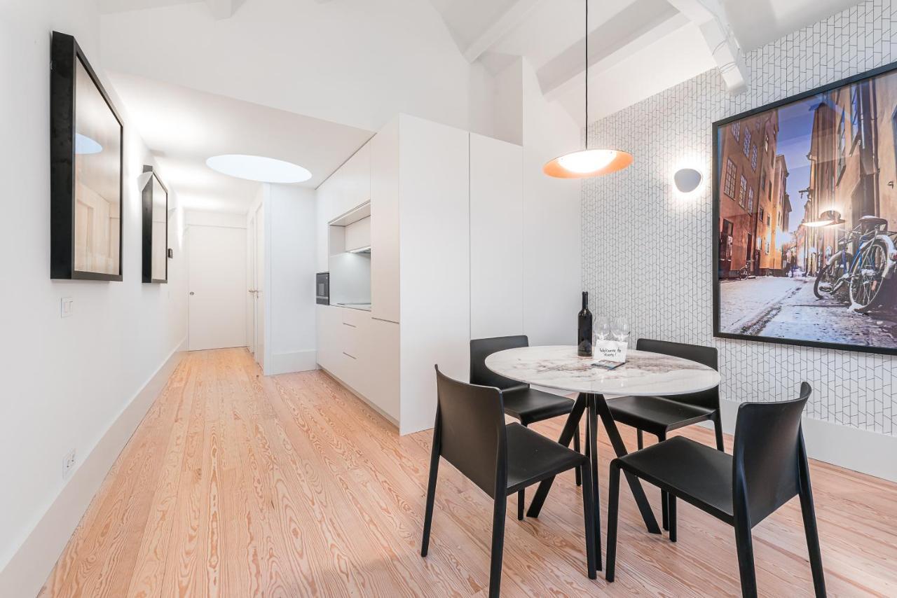 Door 65 - Historical Center Apartments ポルト エクステリア 写真
