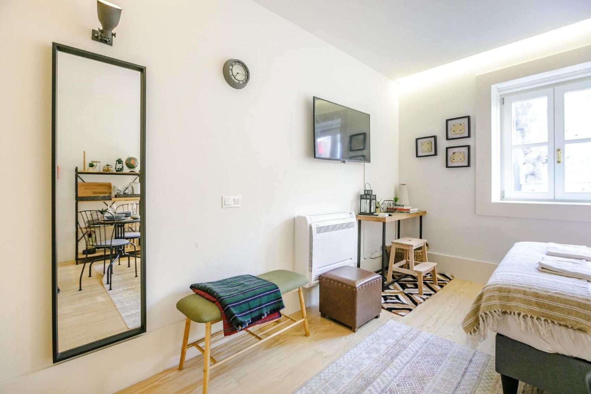 Door 65 - Historical Center Apartments ポルト エクステリア 写真