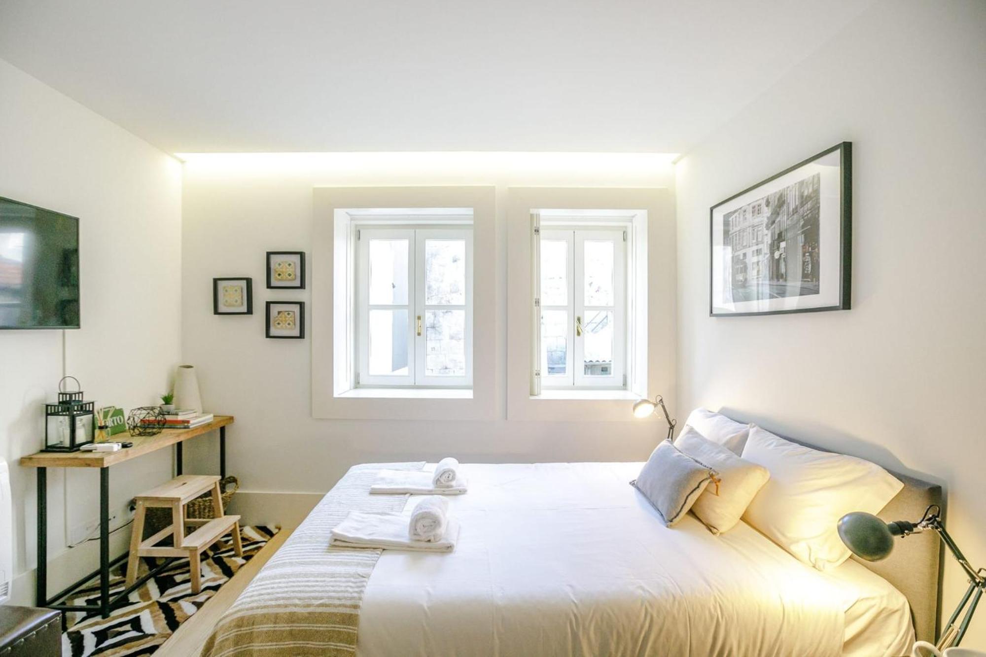 Door 65 - Historical Center Apartments ポルト エクステリア 写真
